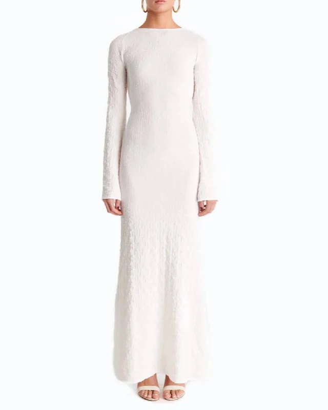 Women's Trendy Attire Now on Sale for Chic Urban Styles Lanora Maxi Dress In White