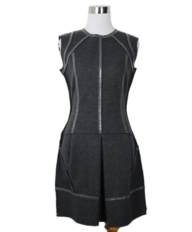 Women's Contemporary Clothing Parisian Effortless Chic Style Prada Grey Wool Sleeveless Dress sz 6