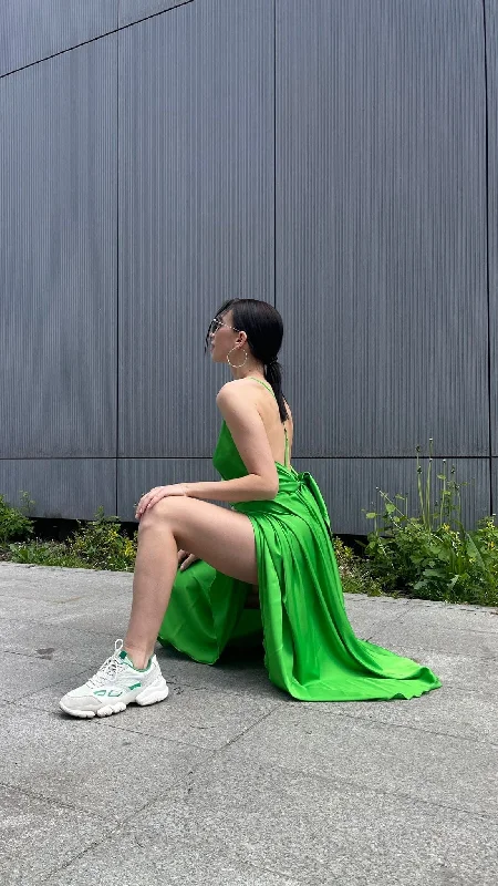 GREEN